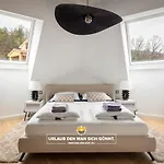 Schindler Luxury Penthouse - Sea View Terrace, Pool & Private Parking Apartament