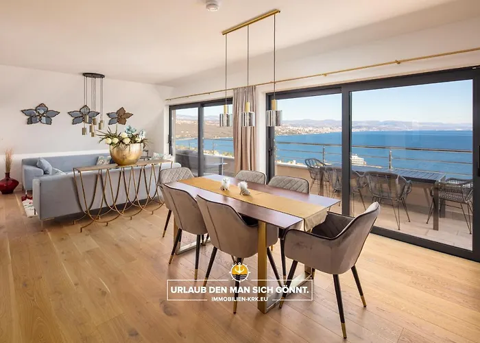 Schindler Luxury Penthouse - Sea View Terrace, Pool & Private Parking Daire