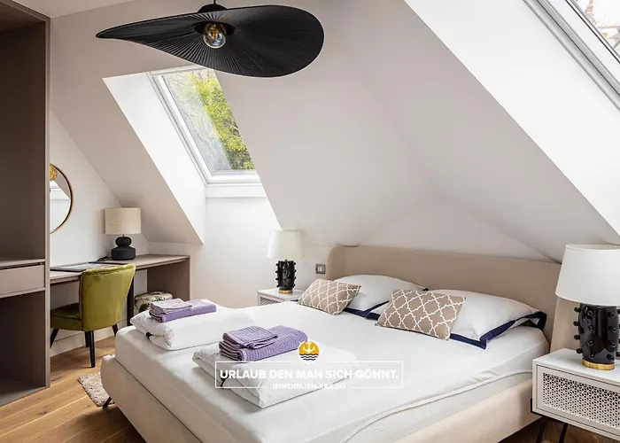Daire Schindler Luxury Penthouse - Sea View Terrace, Pool & Private Parking *