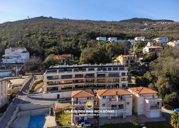Schindler Luxury Penthouse - Sea View Terrace, Pool & Private Parking Daire