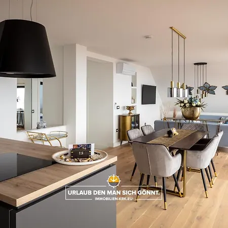 Schindler Luxury Penthouse - Spacious Luxury Penthouse In With Sea View, Pool & Private Garage Apartman Opatija
