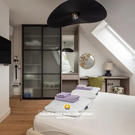 Apartment Schindler Luxury Penthouse - Sea View Terrace, Pool & Private Parking